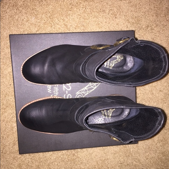 Saks Fifth Avenue Black Leather Midcalf Boots 9.5 - Picture 6 of 7